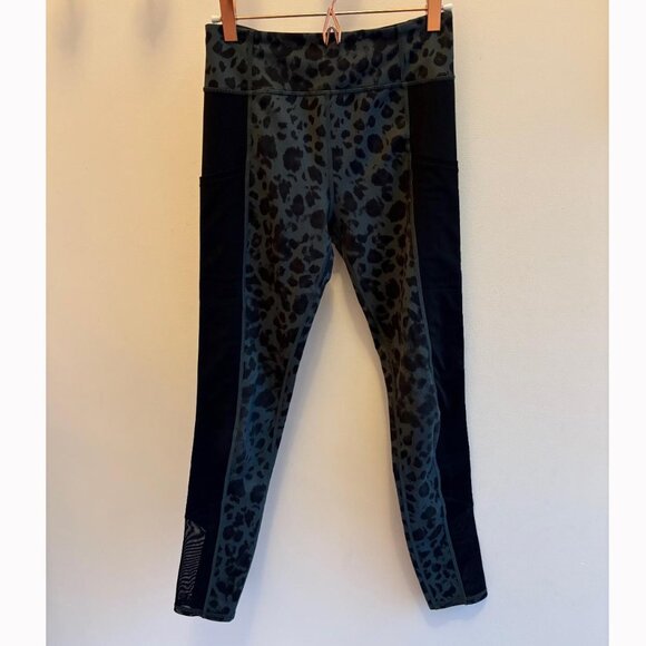 Zella Girl (Nordstrom brand) Luminous Pocket "Grey Urban Cheetah" Leggings - Picture 3 of 10